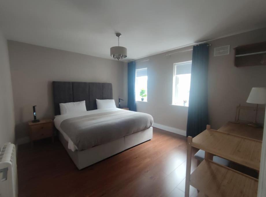 Blacklion Prime Location Apartment Esterno foto