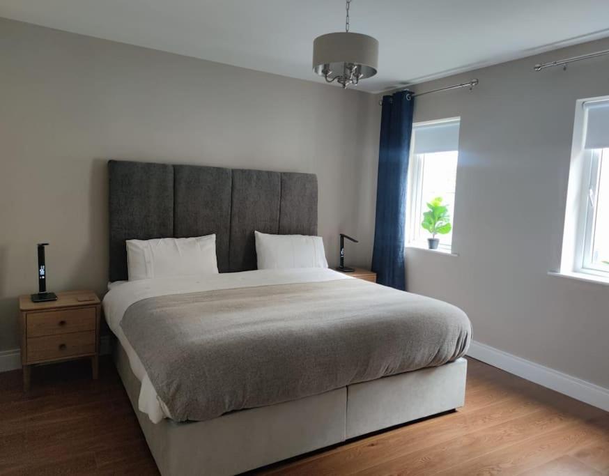 Blacklion Prime Location Apartment Esterno foto