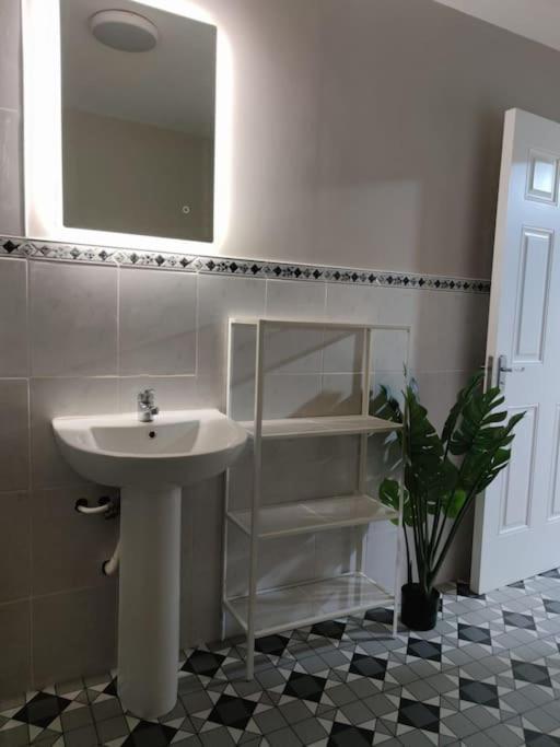 Blacklion Prime Location Apartment Esterno foto